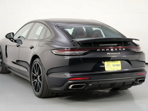 Used 2022 Porsche Panamera 4 w/ Premium Package image 54