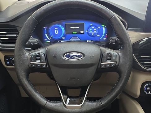 Used 2020 Ford Escape Titanium w/ Titanium Premium Package 2.0 FWD image 16