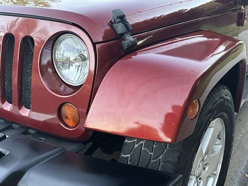 Used 2008 Jeep Wrangler Unlimited Sahara w/ Dual Top Group image 45