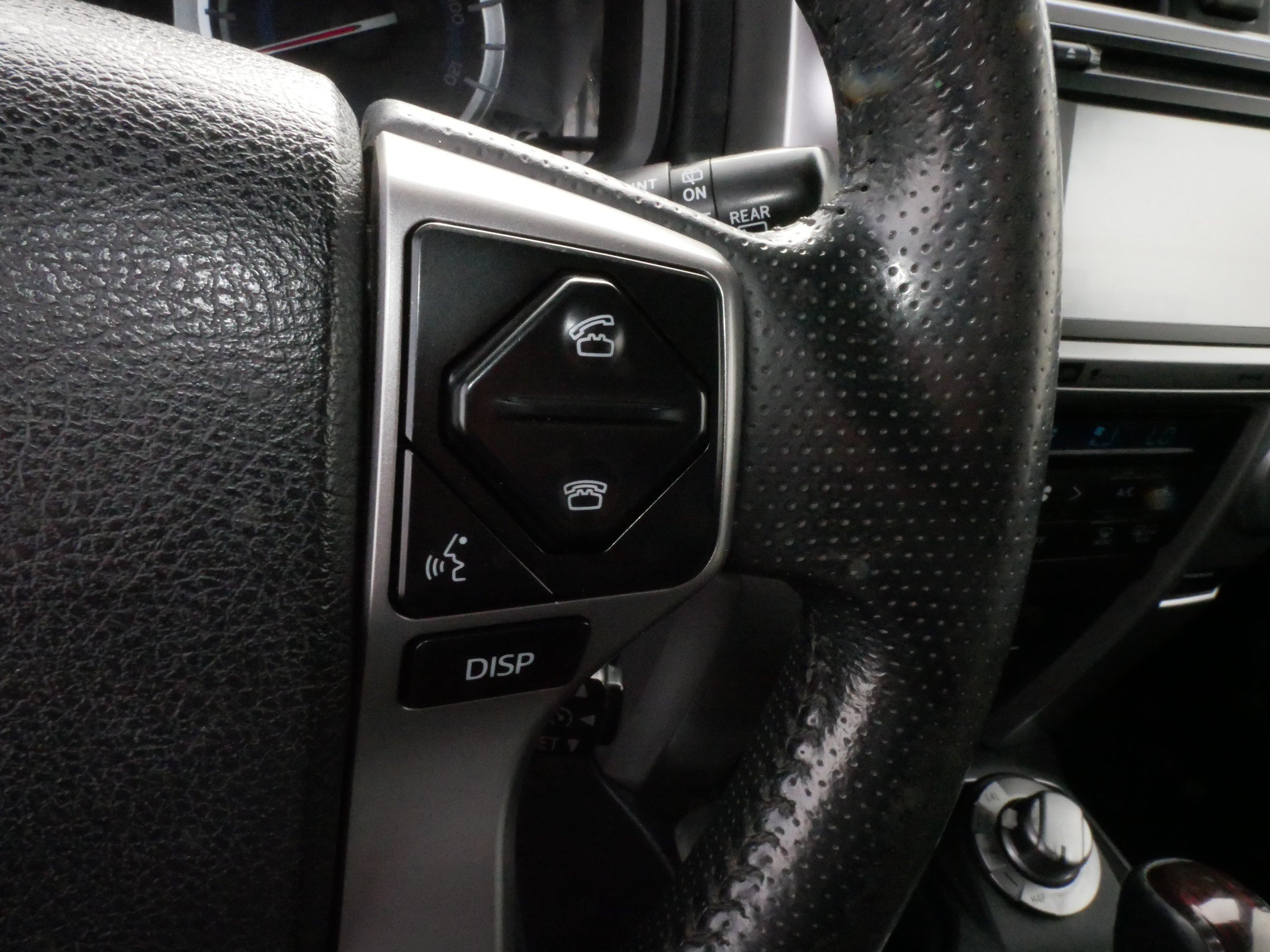 Used 2018 Toyota 4Runner Limited AWD/4WD image 25