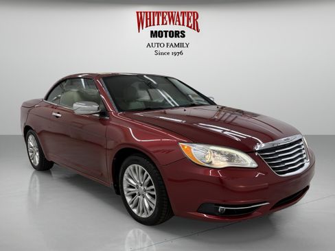 Used 2011 Chrysler 200 Limited FWD image 10