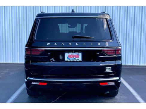 Used 2024 Jeep Wagoneer Series II w/ Convenience Group I AWD/4WD image 4
