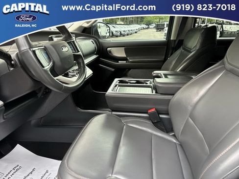 Used 2025 Ford Expedition Active AWD/4WD image 18