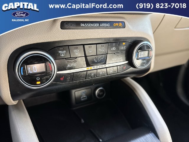 Certified 2020 Ford Escape Titanium FWD image 30