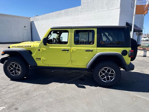 Used 2024 Jeep Wrangler Unlimited Rubicon AWD/4WD image 24