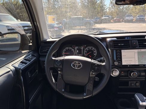 Used 2020 Toyota 4Runner TRD Off-Road Premium image 15