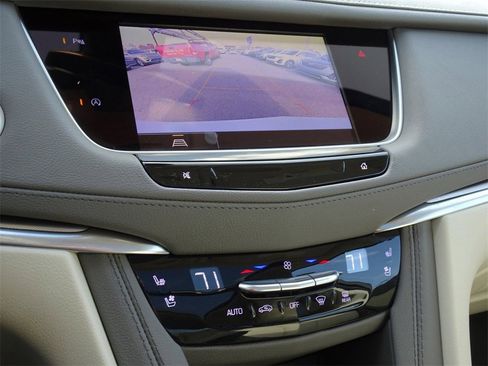 Certified 2024 Cadillac XT5 Premium Luxury w/ LPO, Floor Liner Package image 20