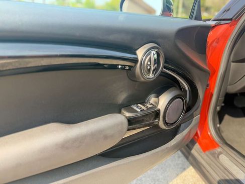 Used 2019 MINI Cooper 2-Door Hardtop FWD image 9