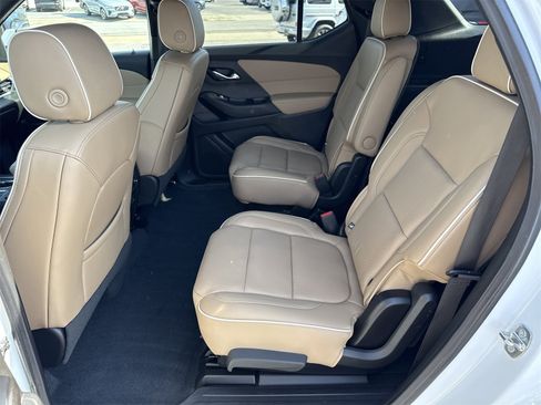 Used 2023 Chevrolet Traverse Premier image 10