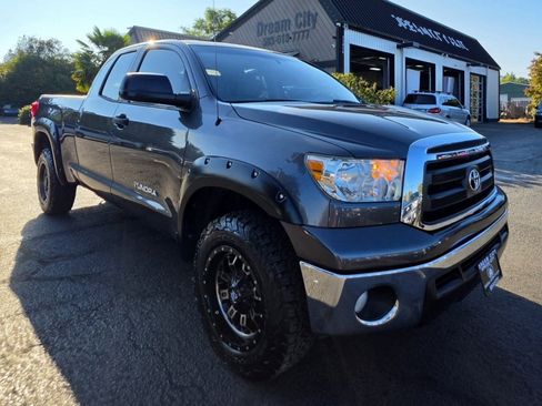 Used 2013 Toyota Tundra 4x4 Double Cab w/ Tow Pkg image 5