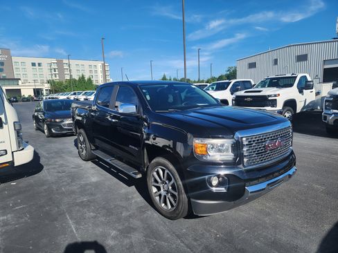Used 2019 GMC Sierra 1500 SLT w/ SLT Premium Package AWD/4WD image 32
