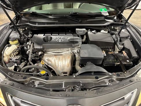 Used 2010 Toyota Camry LE FWD image 27