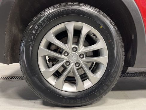 Used 2019 Hyundai Santa Fe SE AWD/4WD image 13