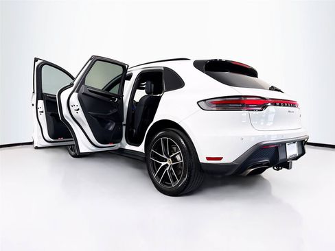 Used 2023 Porsche Macan Turbo AWD/4WD image 41