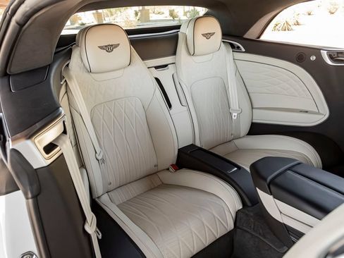 Used 2024 Bentley Continental GT Azure AWD/4WD image 31