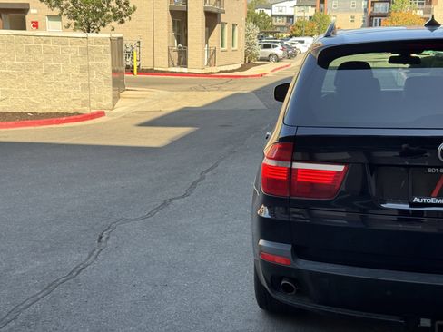 Used 2010 BMW X5 xDrive30i image 5