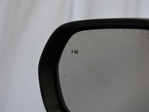 New 2026 Chevrolet Equinox LT w/ Convenience Package II AWD/4WD image 32