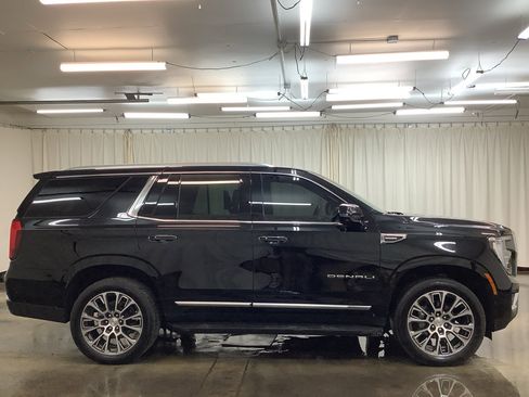 Used 2025 GMC Yukon Denali w/ Advanced Technology Package AWD/4WD image 5