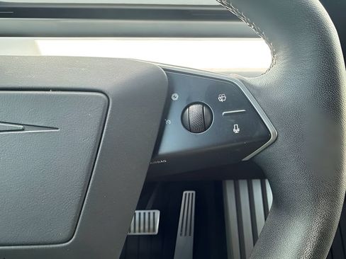 Used 2024 Tesla Cybertruck AWD Crew Cab image 18
