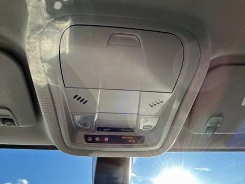 Used 2023 GMC Acadia SLE w/ Driver Convenience Package image 50