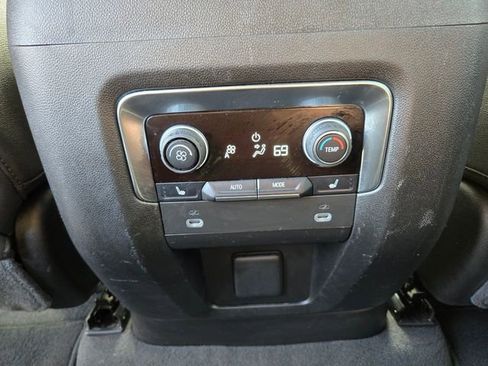 Used 2023 Chevrolet Suburban Premier AWD/4WD image 15