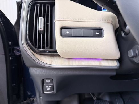 Used 2025 Nissan Armada Platinum w/ Convenience Package AWD/4WD image 44