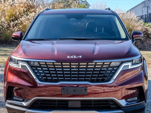 Used 2022 Kia Carnival SX Prestige image 8