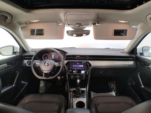 Used 2021 Volkswagen Passat 2.0T SE image 14