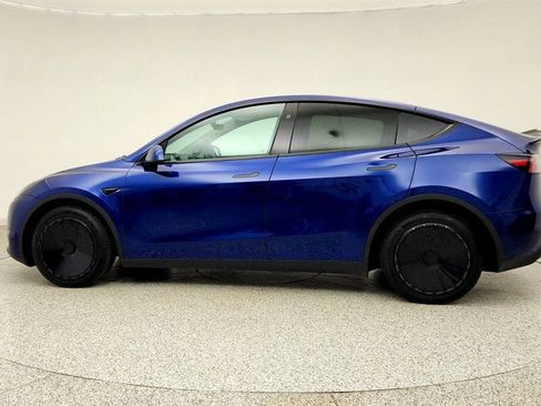 Used 2024 Tesla Model Y Long Range AWD/4WD image 8