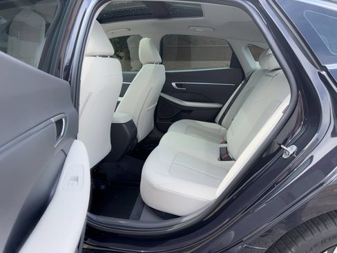 Used 2024 Hyundai Sonata SEL w/ Convenience Package FWD image 8