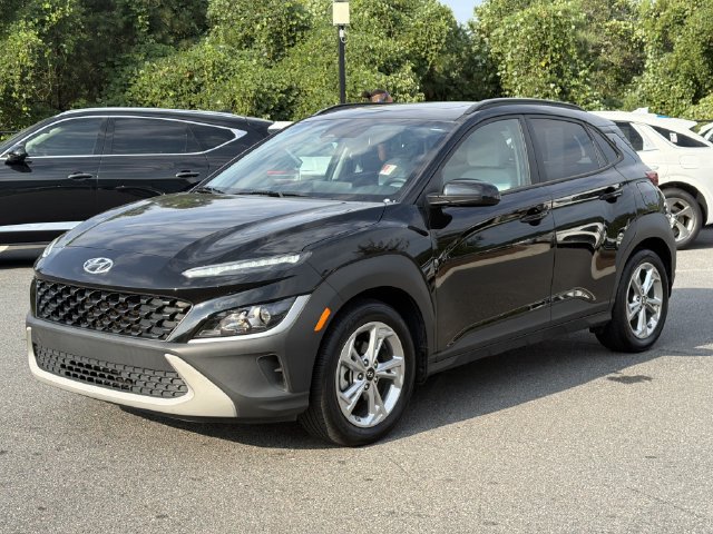 Used 2022 Hyundai Kona SEL w/ Convenience Package FWD image 3