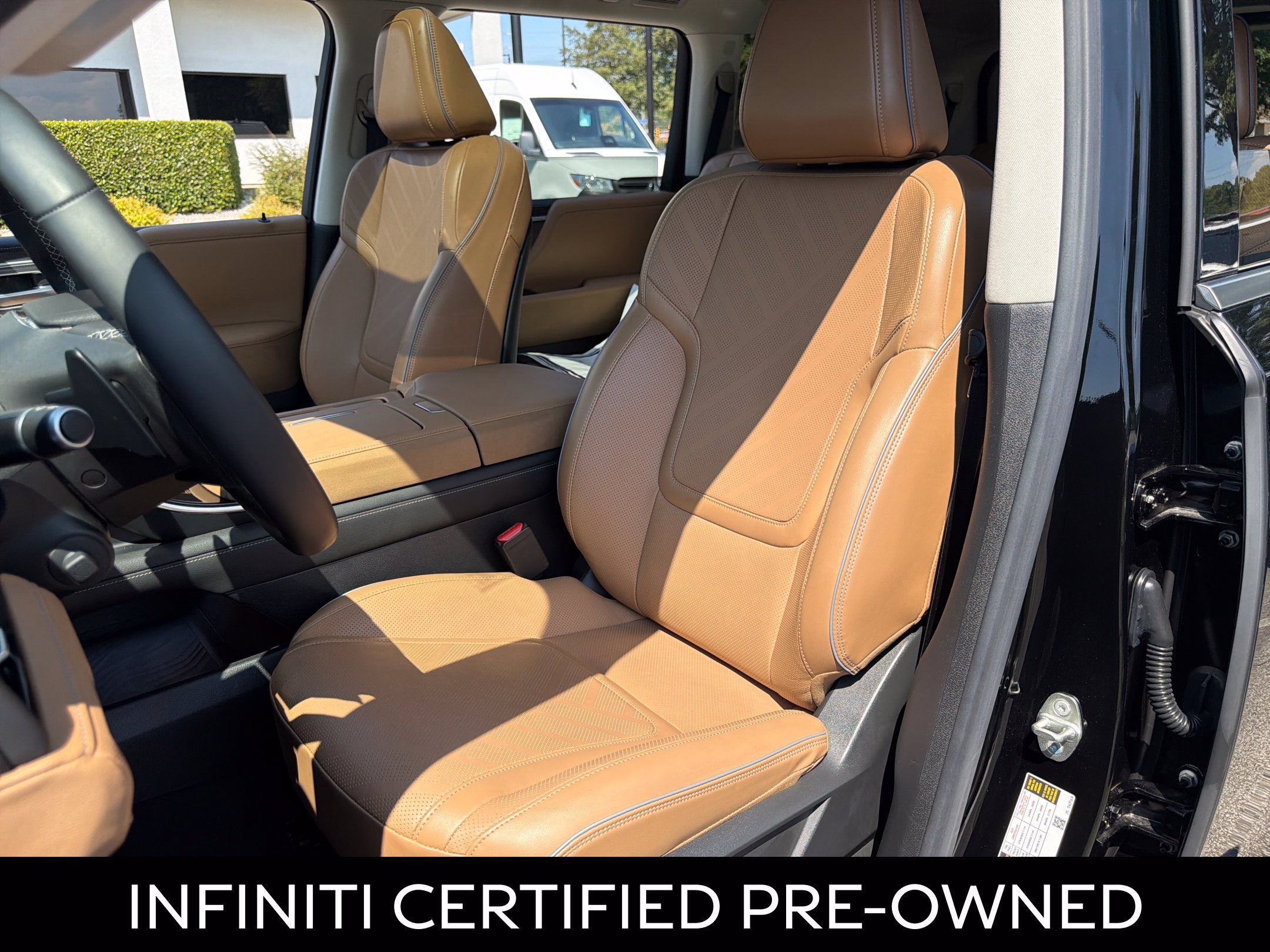 Certified 2025 INFINITI QX80 Luxe AWD/4WD image 27