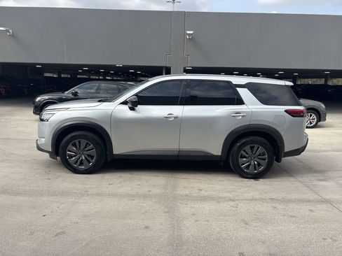 Used 2024 Nissan Pathfinder S image 8