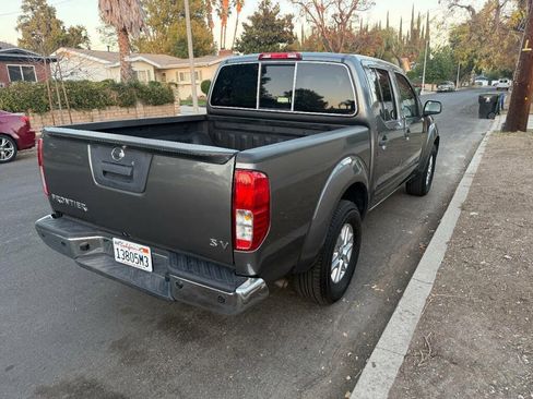Used 2016 Nissan Frontier SV image 7