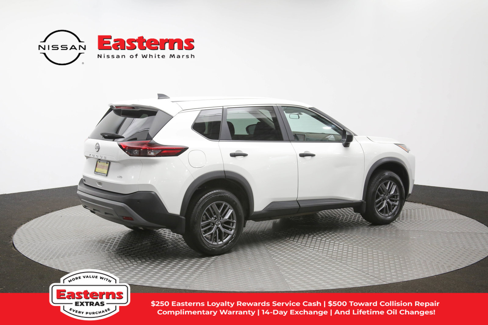 Used 2023 Nissan Rogue S AWD/4WD image 41