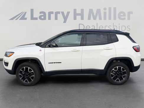 Used 2020 Jeep Compass Trailhawk AWD/4WD image 2