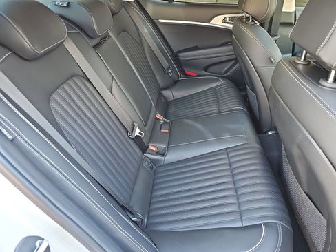 Certified 2026 Genesis G70 2.5T RWD image 17