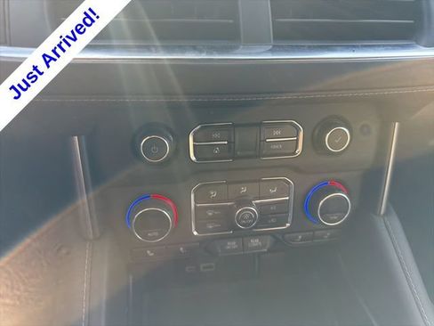 Used 2023 Chevrolet Tahoe Z71 w/ Luxury Package AWD/4WD image 16
