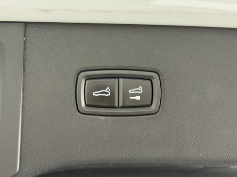 Certified 2024 Porsche Cayenne AWD/4WD image 28