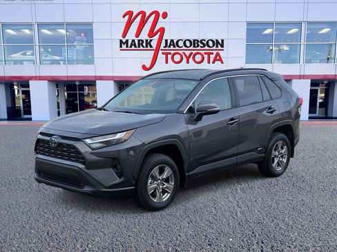 Used 2024 Toyota RAV4 XLE image 1