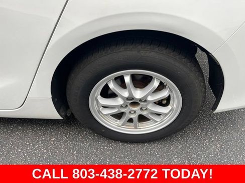 Used 2021 Toyota Prius L Eco FWD image 28