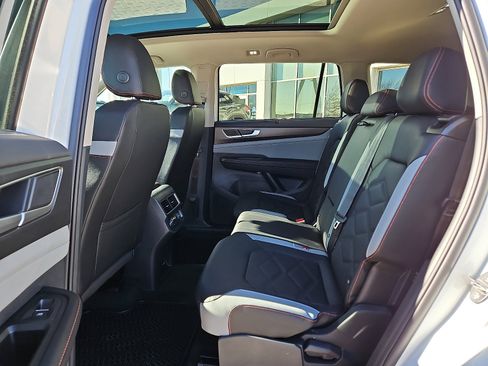 New 2026 Volkswagen Atlas Peak Edition AWD/4WD image 11