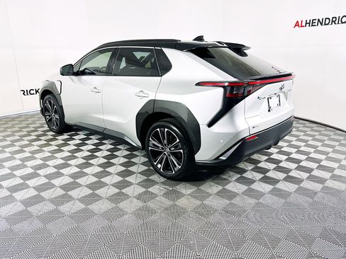 Used 2024 Toyota bZ4X Limited image 5