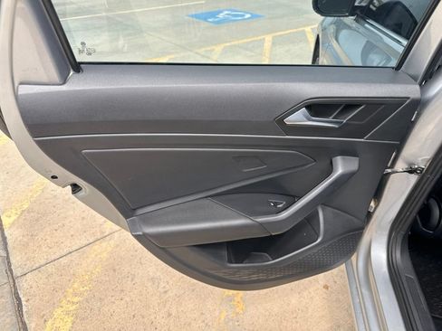 Used 2019 Volkswagen Jetta SE FWD image 23