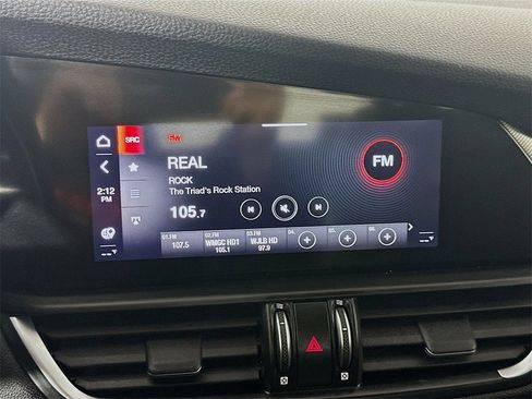 Used 2024 Alfa Romeo Giulia Veloce image 17