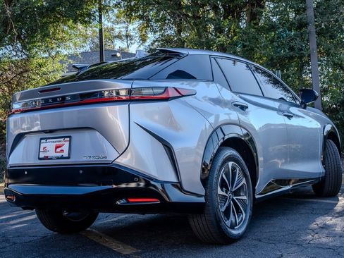 Used 2025 Lexus RZ 300e image 27