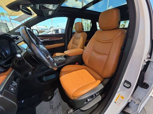 Certified 2024 Cadillac XT5 Premium Luxury w/ LPO, Premium Carpet Package FWD image 20