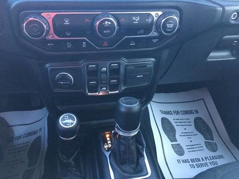 Used 2022 Jeep Gladiator Sport image 20