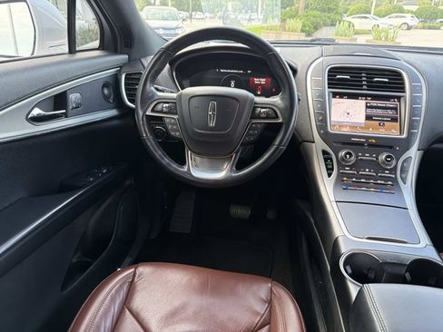 Used 2019 Lincoln Nautilus Reserve AWD/4WD image 28