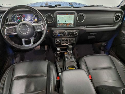 Used 2022 Jeep Wrangler Unlimited Sahara w/ Cold Weather Group image 15